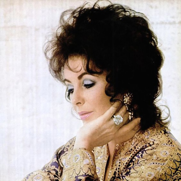 Nhẫn kim cương đẹp nhất thế giới của Elizabeth Taylor